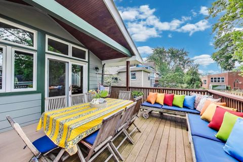 Tiny photo for 317 N Cuyler Avenue, Oak Park, IL 60302 (MLS # 12603968)