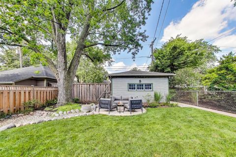 Tiny photo for 317 N Cuyler Avenue, Oak Park, IL 60302 (MLS # 12603968)