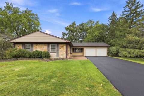 Tiny photo for 1600 Cambourne Lane, Schaumburg, IL 60194 (MLS # 12780229)