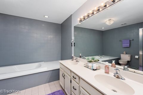 Tiny photo for 1014 Braemoor Drive #B, Downers Grove, IL 60515 (MLS # 12512315)