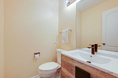 Tiny photo for 212 Willow Parkway, Buffalo Grove, IL 60089 (MLS # 12739139)