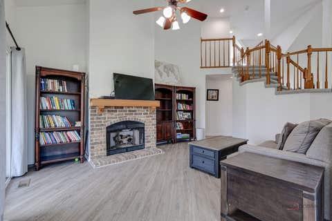 Tiny photo for 212 Willow Parkway, Buffalo Grove, IL 60089 (MLS # 12739139)