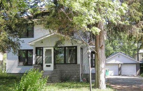 Tiny photo for 611 Richmond Street, Joliet, IL 60435 (MLS # 12472363)