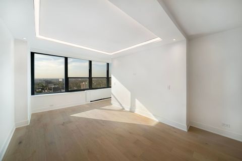 Tiny photo for 1560 N Sandburg Terrace #2705J, Chicago, IL 60610 (MLS # 12522006)