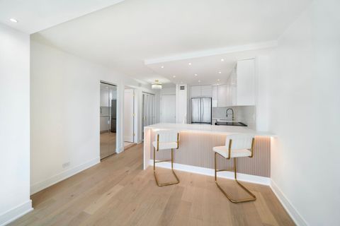 Tiny photo for 1560 N Sandburg Terrace #2705J, Chicago, IL 60610 (MLS # 12522006)