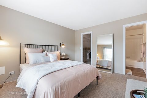 Tiny photo for 93 Kensington Circle #106, Wheaton, IL 60189 (MLS # 12524324)