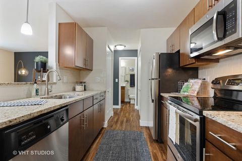 Tiny photo for 93 Kensington Circle #106, Wheaton, IL 60189 (MLS # 12524324)