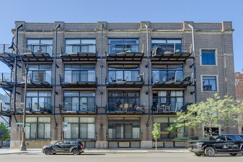 2735 W Armitage Avenue 109 Chicago IL 60647