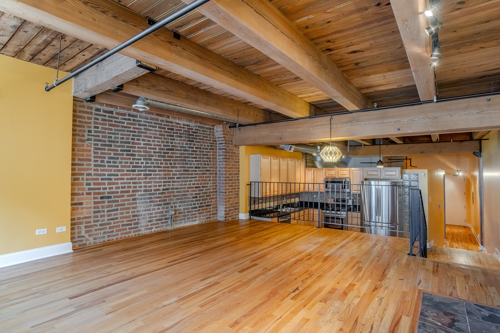 2735 W Armitage Avenue 109