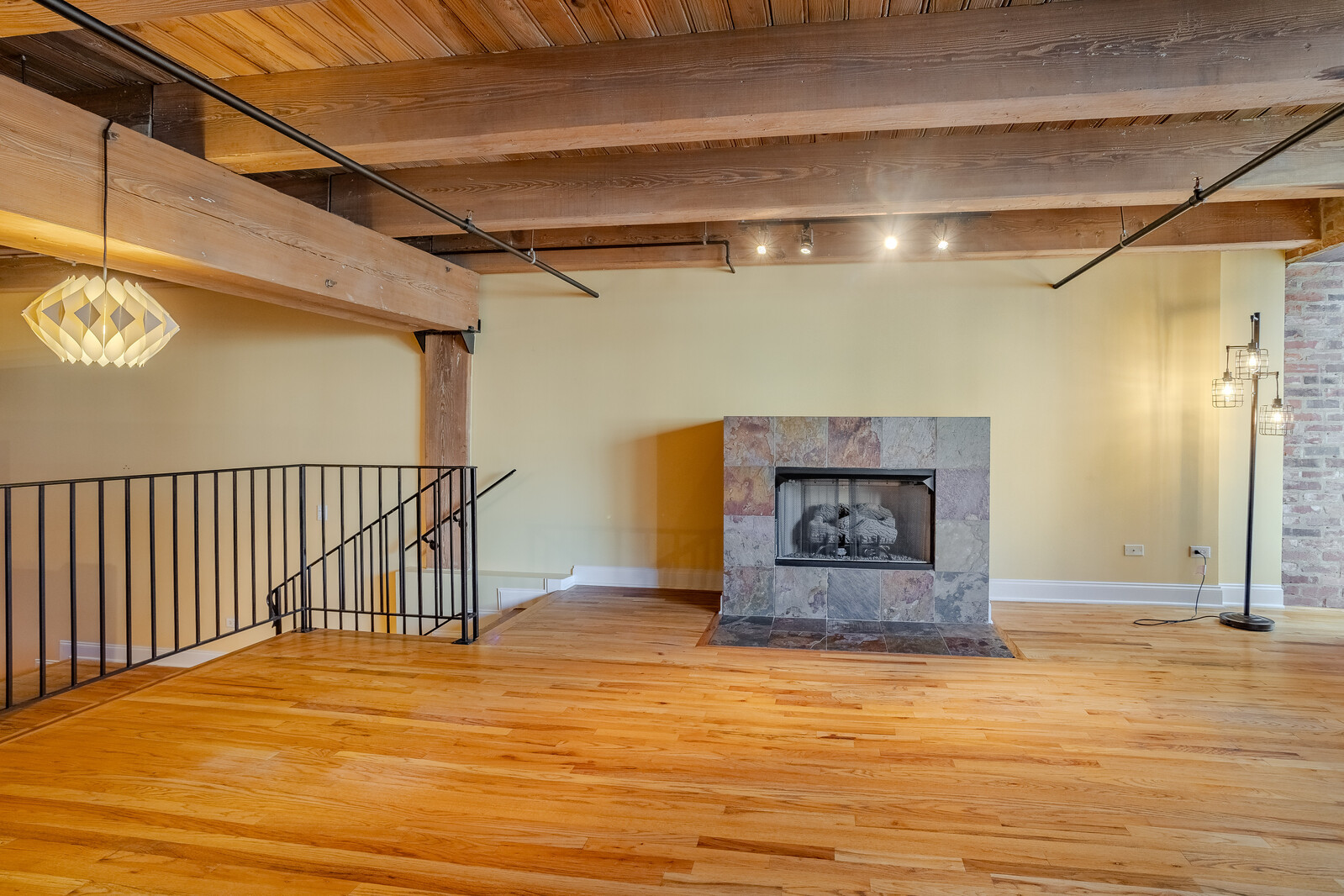 2735 W Armitage Avenue 109