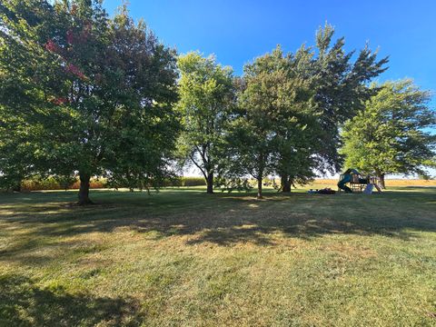 Tiny photo for 523 E 2900 N Road, Clifton, IL 60927 (MLS # 12479248)