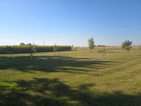 Tiny photo for 523 E 2900 N Road, Clifton, IL 60927 (MLS # 12479248)