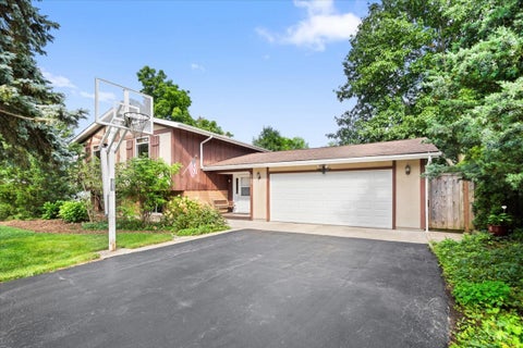 Tiny photo for 213 Liberty Avenue, Fox River Grove, IL 60021 (MLS # 12749527)