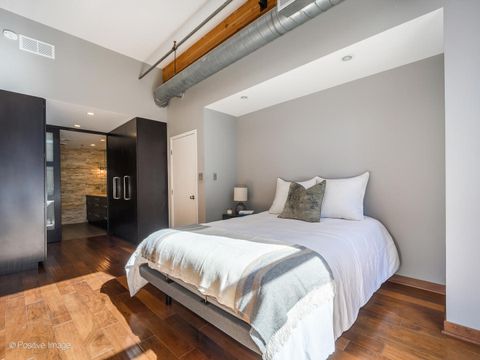 Tiny photo for 300 W Grand Avenue #208, Chicago, IL 60654 (MLS # 12498038)