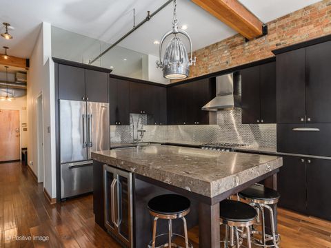 Tiny photo for 300 W Grand Avenue #208, Chicago, IL 60654 (MLS # 12498038)