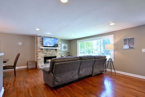 Tiny photo for 19392 W Harvard Avenue, Mundelein, IL 60060 (MLS # 12663880)