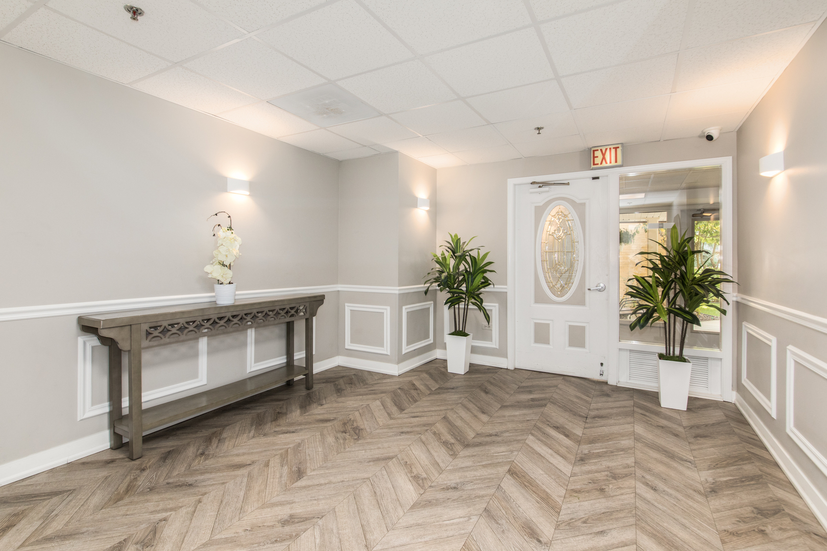 6430 W Belle Plaine Avenue 307