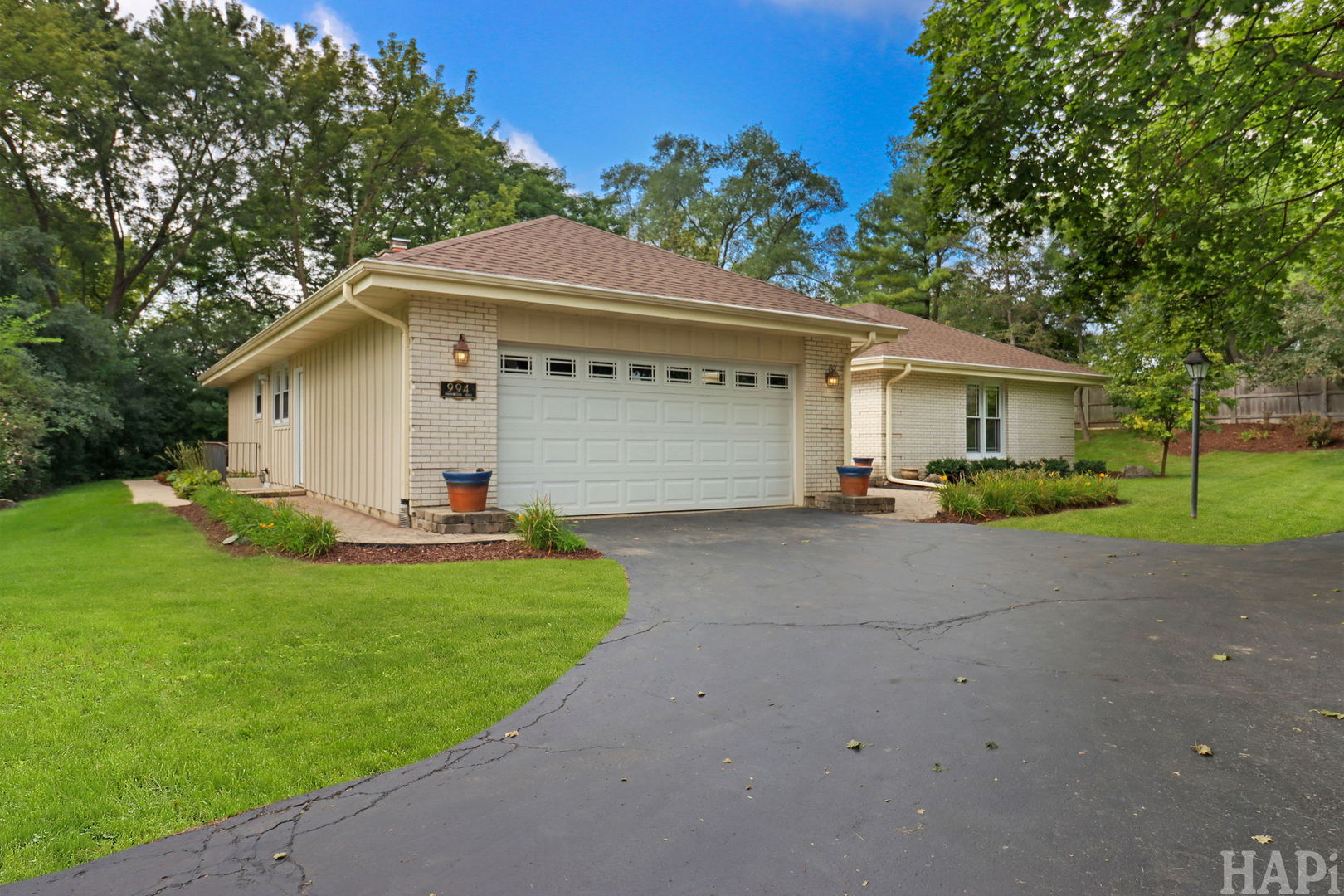 994 Commonwealth Court