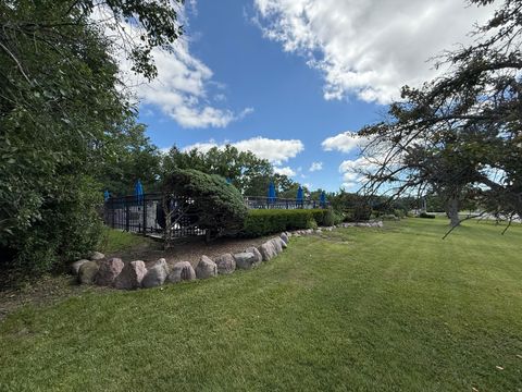 Tiny photo for 4 Yorkshire Drive, Lincolnshire, IL 60069 (MLS # 12624078)