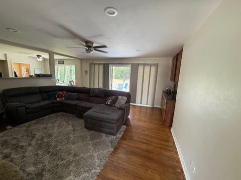 Tiny photo for 4 Yorkshire Drive, Lincolnshire, IL 60069 (MLS # 12624078)