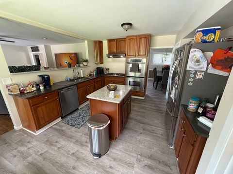 Tiny photo for 4 Yorkshire Drive, Lincolnshire, IL 60069 (MLS # 12624078)