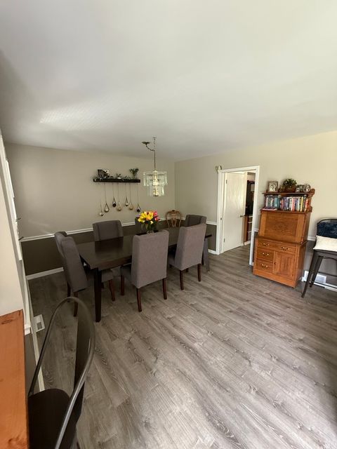 Tiny photo for 4 Yorkshire Drive, Lincolnshire, IL 60069 (MLS # 12624078)