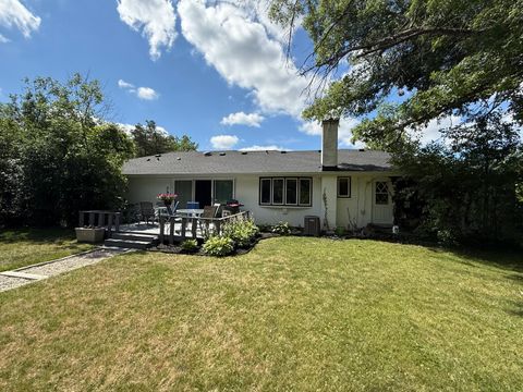 Tiny photo for 4 Yorkshire Drive, Lincolnshire, IL 60069 (MLS # 12624078)