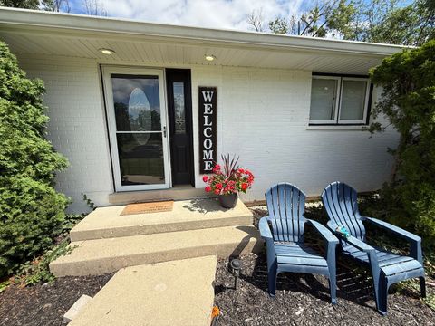 Tiny photo for 4 Yorkshire Drive, Lincolnshire, IL 60069 (MLS # 12624078)