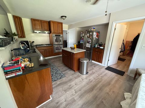 Tiny photo for 4 Yorkshire Drive, Lincolnshire, IL 60069 (MLS # 12624078)