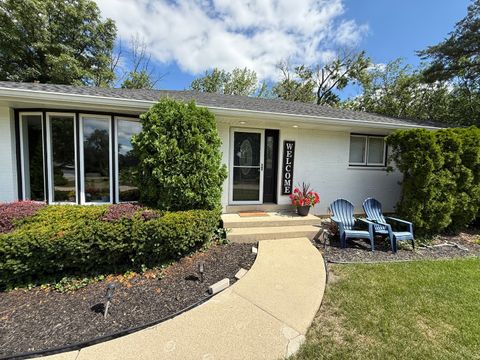 Tiny photo for 4 Yorkshire Drive, Lincolnshire, IL 60069 (MLS # 12624078)
