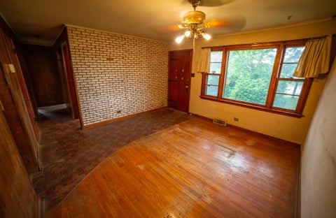 Tiny photo for 8919 W 95th Street, Palos Hills, IL 60465 (MLS # 12667890)