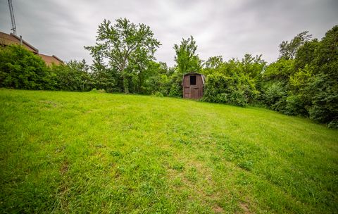 Tiny photo for 8919 W 95th Street, Palos Hills, IL 60465 (MLS # 12667890)