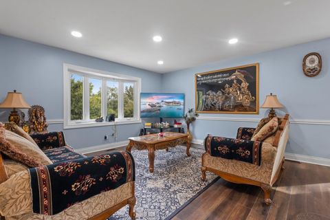 Tiny photo for 2004 E Parkview Circle, Hoffman Estates, IL 60169 (MLS # 12524167)