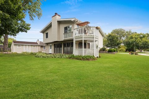 Tiny photo for 2004 E Parkview Circle, Hoffman Estates, IL 60169 (MLS # 12524167)