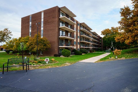 Photo of 5300 Walnut Avenue #13A, Downers Grove, IL 60515 (MLS # 12795476)