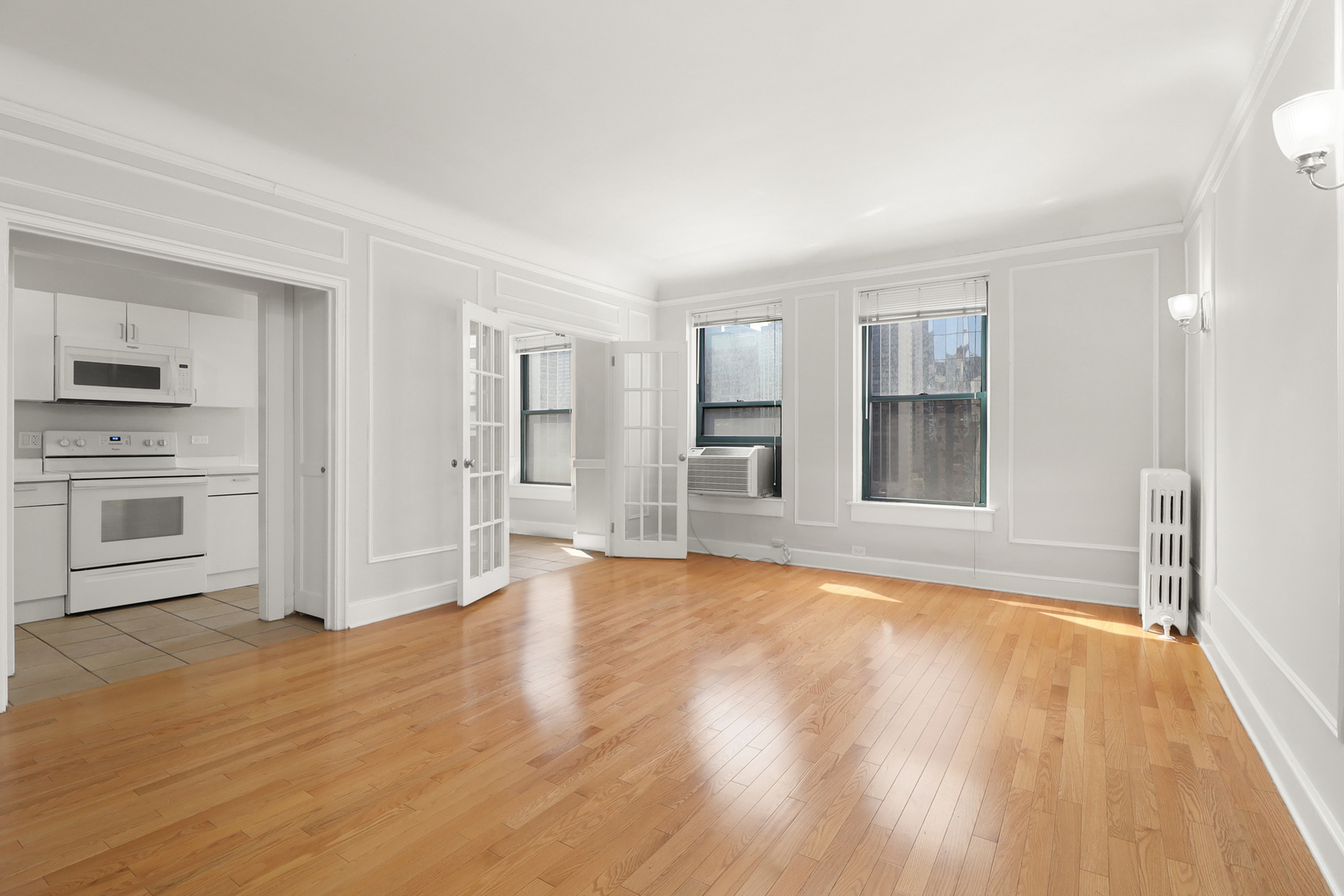 10 W Elm Street 602