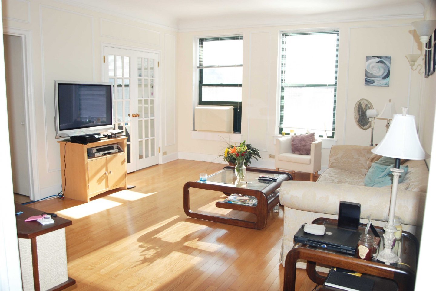10 W Elm Street 602