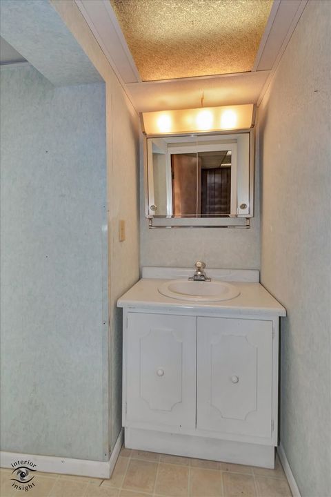 Tiny photo for 912 S Greenwood Avenue, Kankakee, IL 60901 (MLS # 12584488)