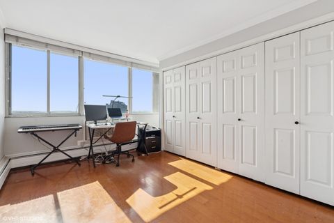 Tiny photo for 5740 N Sheridan Road #18C, Chicago, IL 60660 (MLS # 12478700)