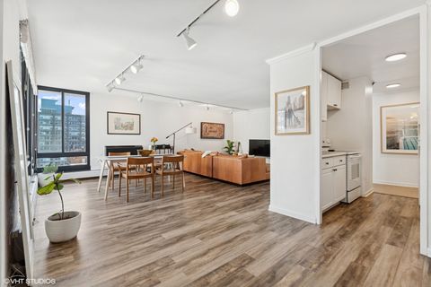Tiny photo for 5740 N Sheridan Road #18C, Chicago, IL 60660 (MLS # 12478700)