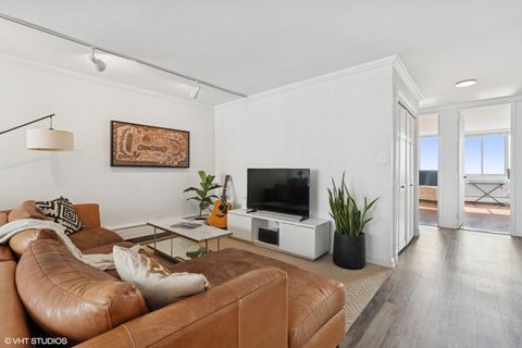 Tiny photo for 5740 N Sheridan Road #18C, Chicago, IL 60660 (MLS # 12478700)