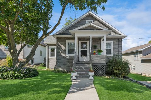 Photo of 216 N Blanchard Street, Wheaton, IL 60187 (MLS # 12479028)