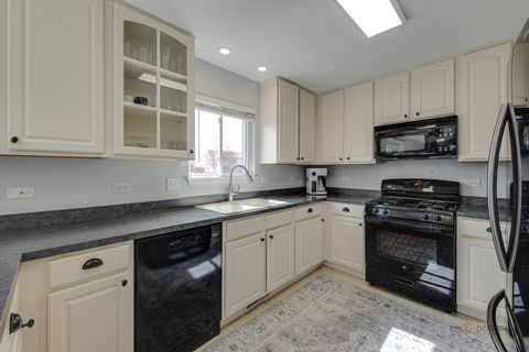 Tiny photo for 3105 Fen Trail, Wonder Lake, IL 60097 (MLS # 12649633)
