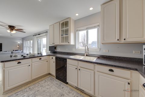 Tiny photo for 3105 Fen Trail, Wonder Lake, IL 60097 (MLS # 12649633)
