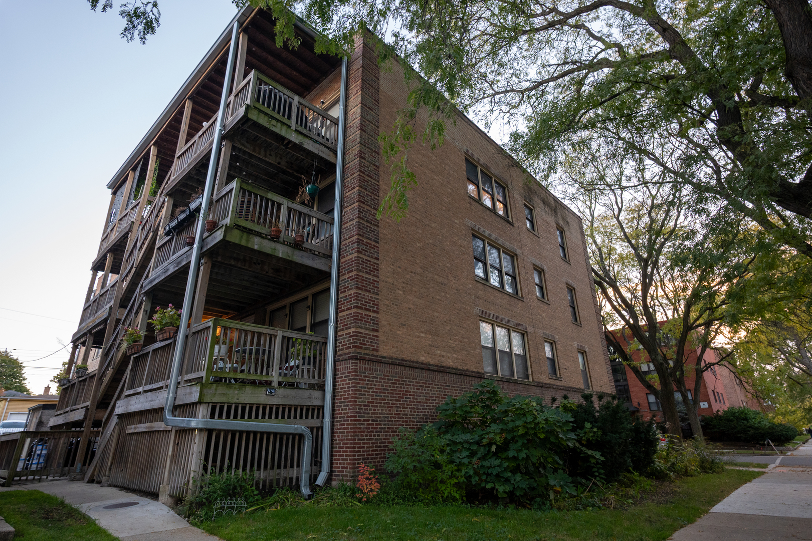 5325 N Francisco Avenue G