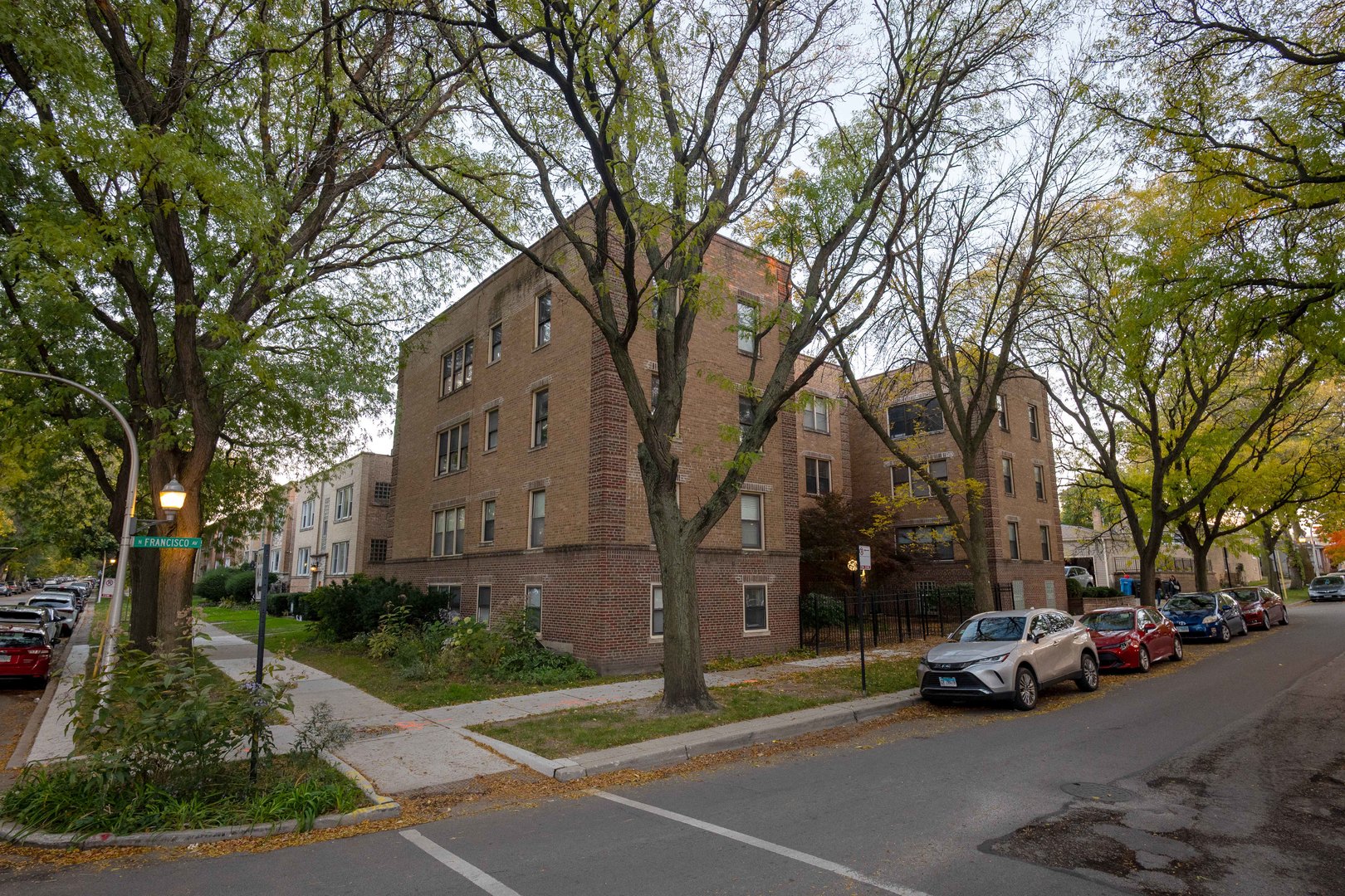 5325 N Francisco Avenue G