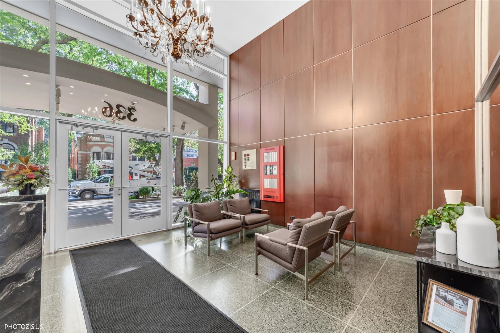 336 W Wellington Avenue 1104