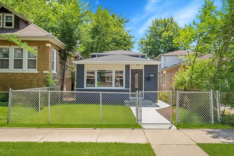 Photo of 1311 E 69th Street, Chicago, IL 60637 (MLS # 12486638) Photo of 1311 E 69th Street, Chicago, IL 60637 (MLS # 12486638)