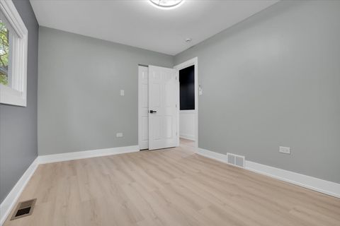 Tiny photo for 1311 E 69th Street, Chicago, IL 60637 (MLS # 12486638)
