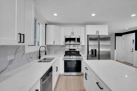 Tiny photo for 1311 E 69th Street, Chicago, IL 60637 (MLS # 12486638)